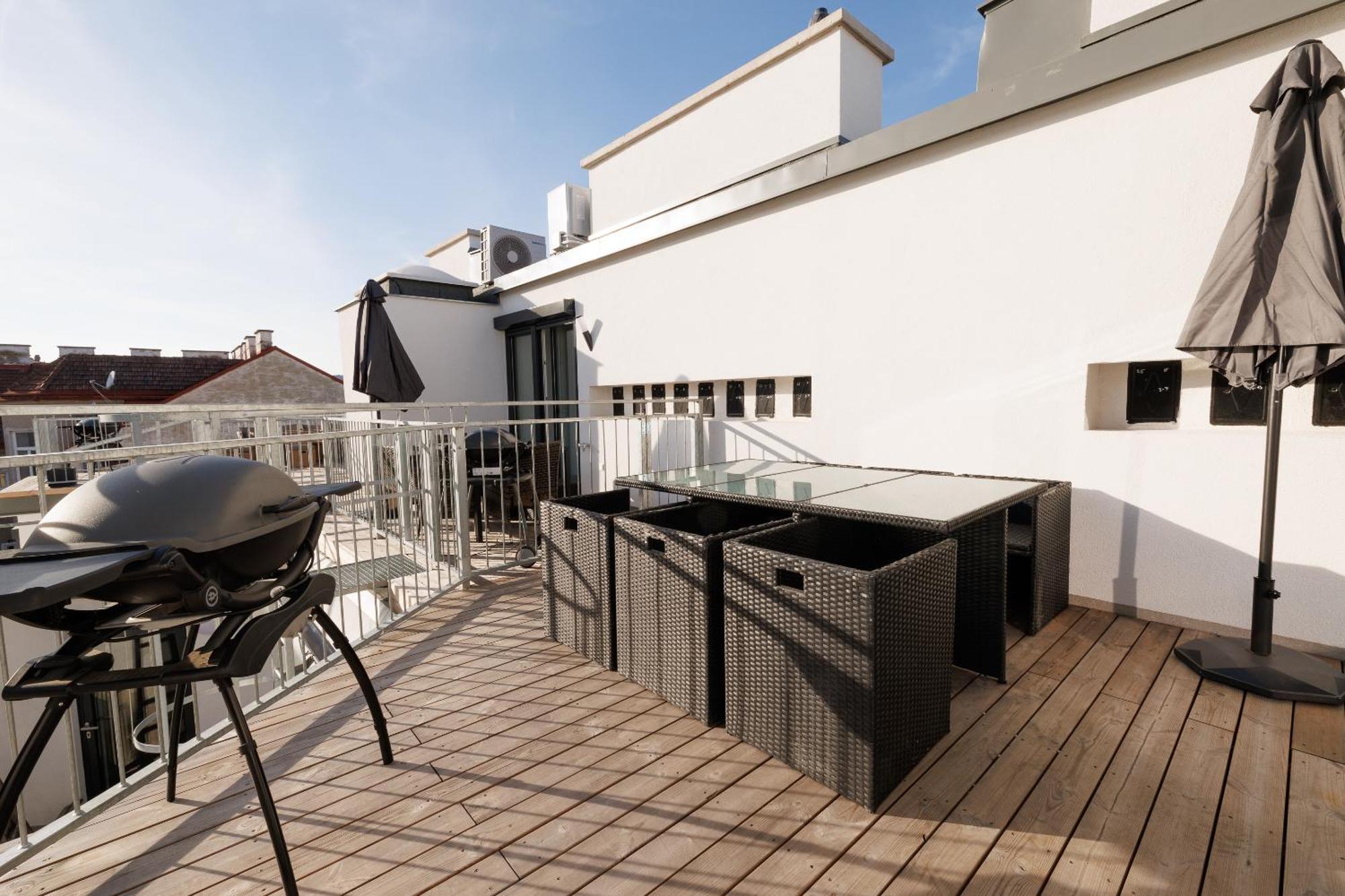 Symphony Apartments 40 - Modern Loft With Terrace And Grill In Central Location Vienna Esterno foto