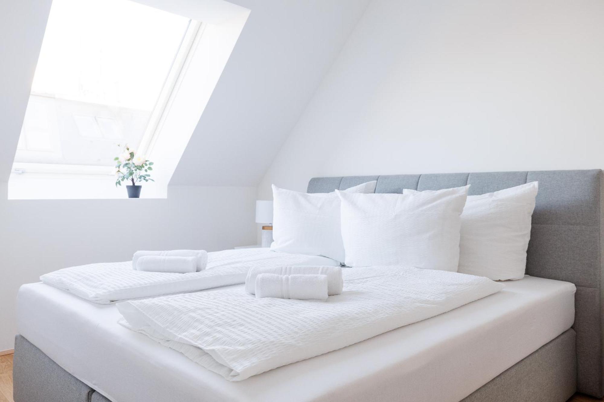 Symphony Apartments 40 - Modern Loft With Terrace And Grill In Central Location Vienna Esterno foto