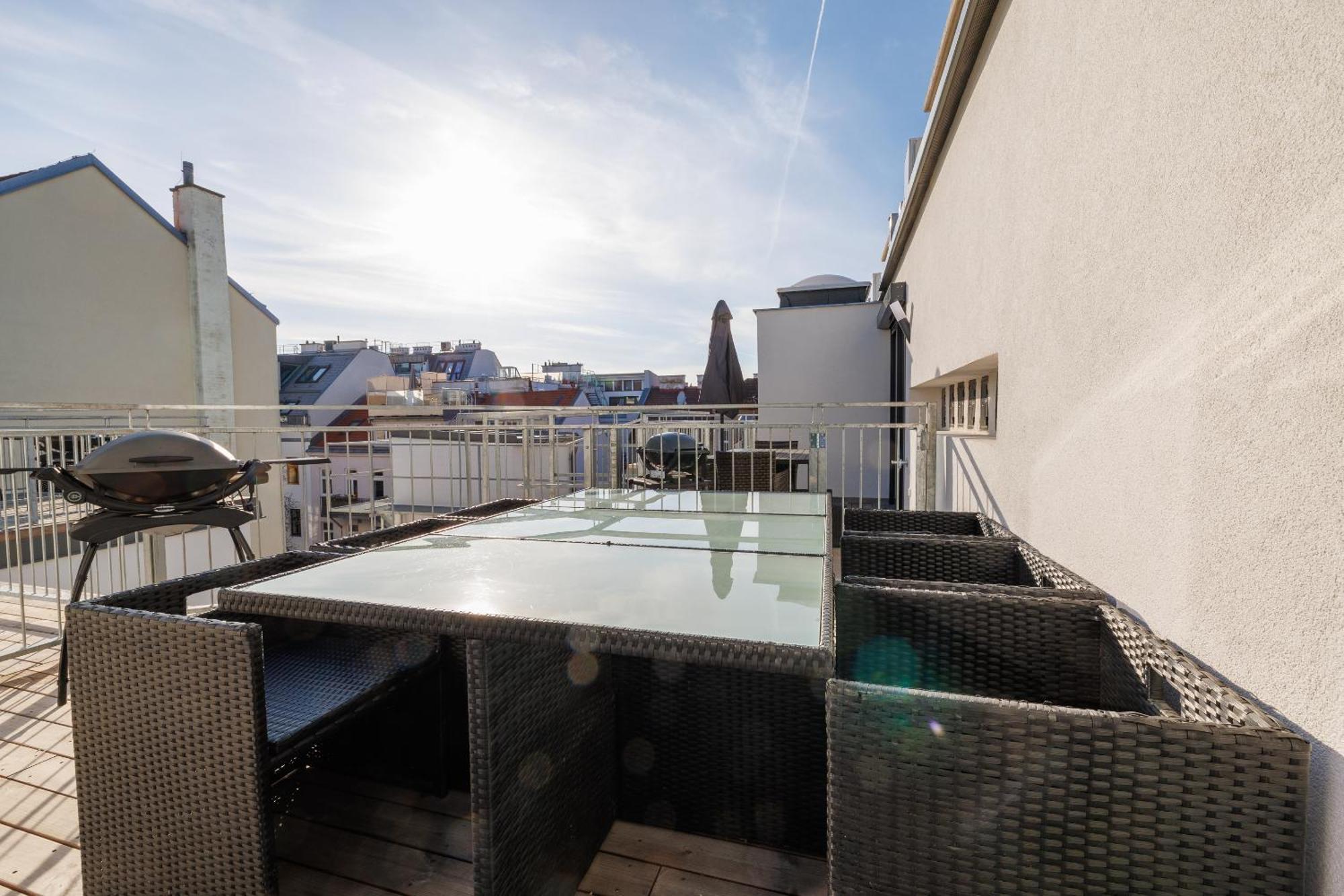 Symphony Apartments 40 - Modern Loft With Terrace And Grill In Central Location Vienna Esterno foto