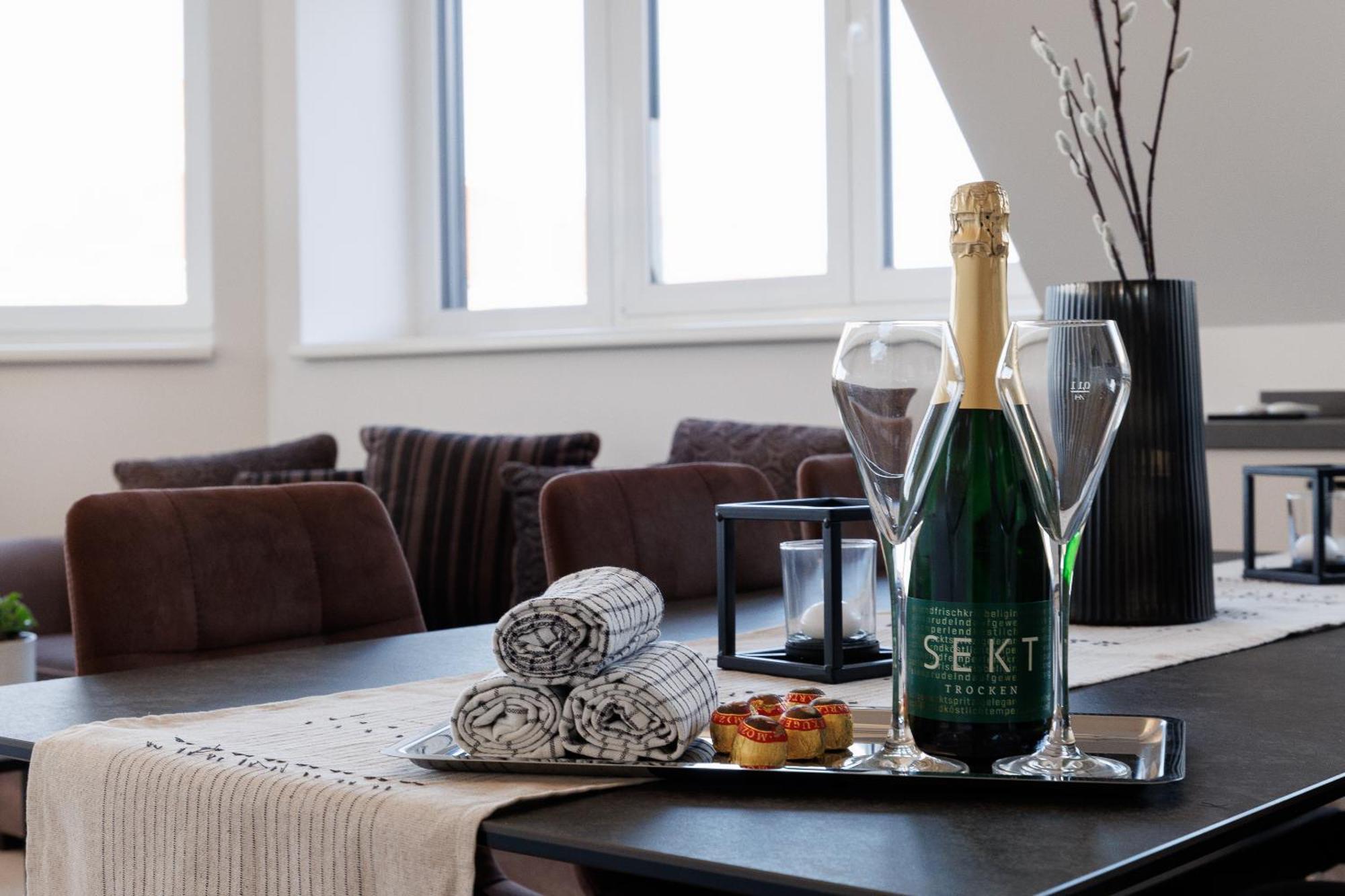 Symphony Apartments 40 - Modern Loft With Terrace And Grill In Central Location Vienna Esterno foto